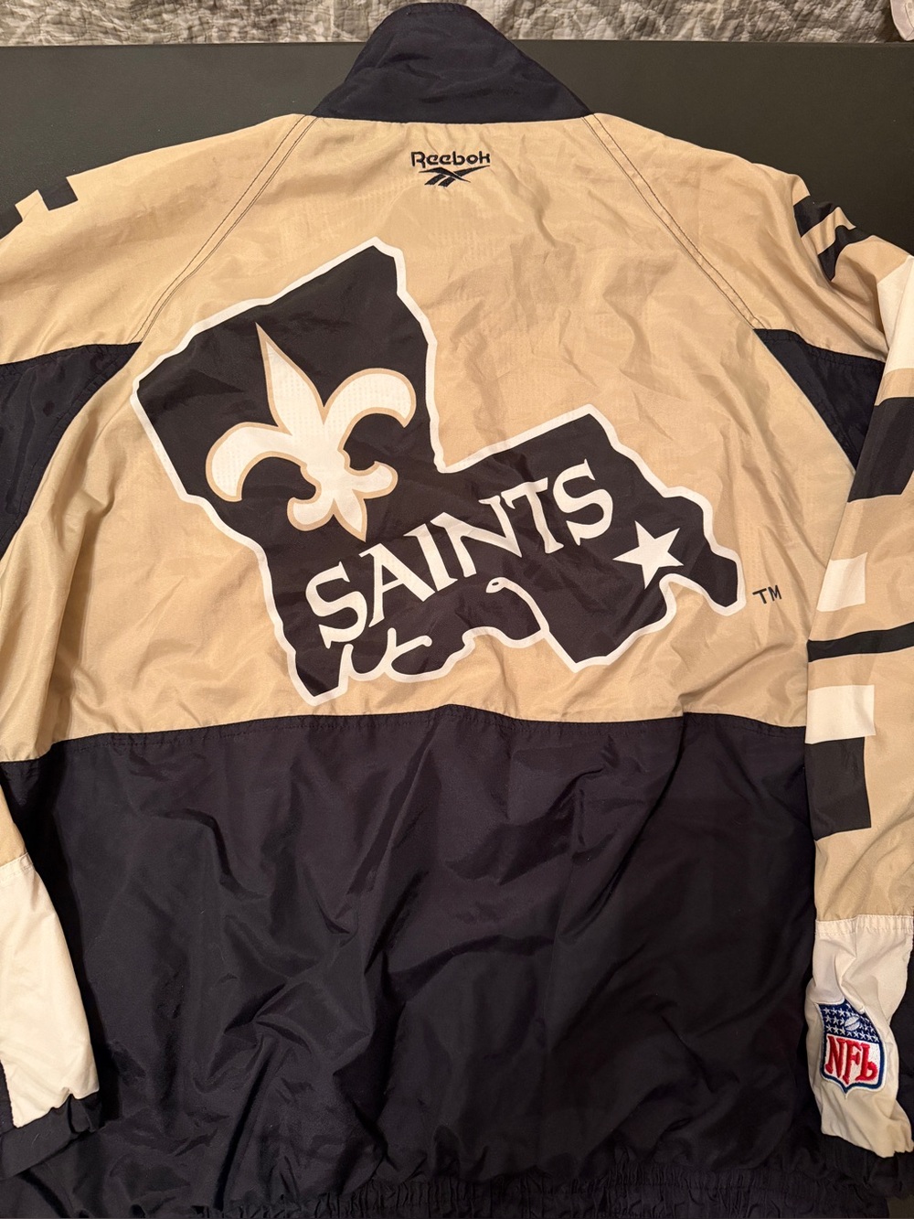 New Orleans Saints NFL Men’s Vintage Reebok Jacket! RARE! Size 2XL, can fit XL!